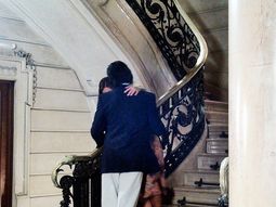 la china suarez, a los besos con un modelo la china suarez, a los besos con un modelo