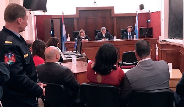 El papá de Micaela abrazó a Gabriel Otero