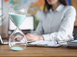 El Frente Amplio busca avanzar en la reducción de la jornada laboral en Uruguay. El Frente Amplio busca avanzar en la reducción de la jornada laboral en Uruguay.