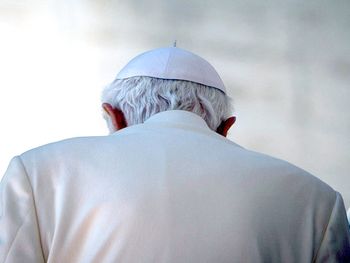 Benedicto XVI entregó el anillo del Pescador y será anulado