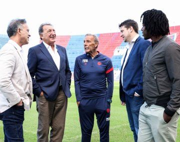 Crisis en San Lorenzo: Navarro se mostró con el plantel mientras crece la presión