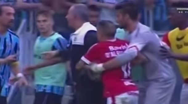 Escándalo y pelea entre dos jugadores argentinos en Brasil