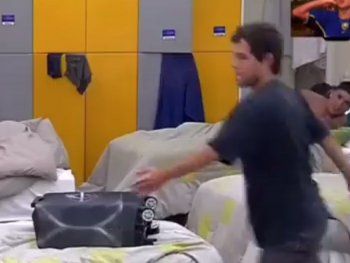 Gran Hermano: Frodo le robó cosas a Alfa de su valija