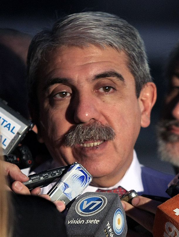 Aníbal llamó a acotar la grilla de precandidatos en la Provincia