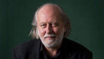 El escritor que asegura siempre hemos vivido en el apocalipsis