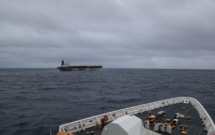 Estados Unidos secuestró un petrolero ruso-iraní y se profundiza la tensión mundial