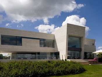 Construyen una casa de lujo en apenas diez horas