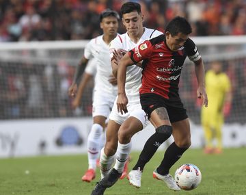 Independiente sacó un empate ante Colón en Santa Fe y el Pulga Rodríguez marcó un golazo
