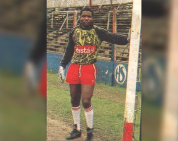Quién fue el único futbolista de Zambia que jugó en Argentina: así fue su trágica muerte