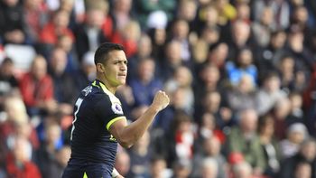 Alexis Sánches finalizó un a gran jugada del Arsenal, que incluyó 22 pases ante el Sunderland Alexis Sánches finalizó un a gran jugada del Arsenal, que incluyó 22 pases ante el Sunderland