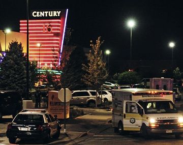 Reinauguran el cine donde ocurrió la masacre en Denver