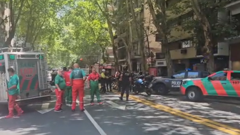 incendio en un edificio de palermo: siete asistidos y 50 evacuados incendio en un edificio de palermo: siete asistidos y 50 evacuados