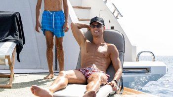 las lujosas vacaciones de cristiano ronaldo: villa exclusiva y yate las lujosas vacaciones de cristiano ronaldo: villa exclusiva y yate