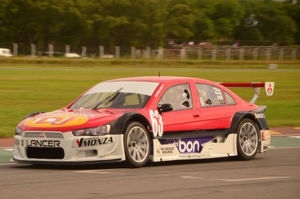 Girolami ganó cómodo la final del Top Race en Junín