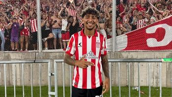 la irrisoria cifra que cobrara estudiantes por el pase de cristian medina a botafogo la irrisoria cifra que cobrara estudiantes por el pase de cristian medina a botafogo