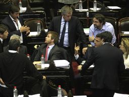 Diputados de Cambiemos, el FpV y el massismo en el recinto. Diputados de Cambiemos, el FpV y el massismo en el recinto.