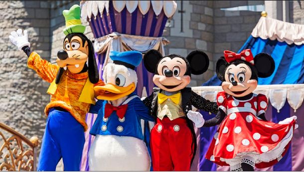 Tensión en Disney: Mickey, Goofy y Donald se rebelaron en una protesta sindical