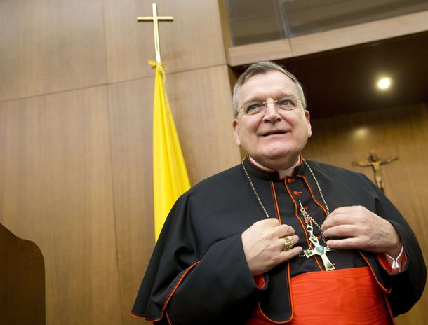 El cardenal estadounidense Raymond Leo Burke El cardenal estadounidense Raymond Leo Burke