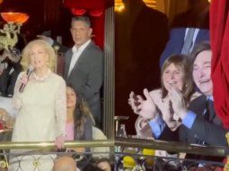 ¿Ahora es libertaria? Mirtha sorprendió a Milei durante el desfile de Roberto Piazza