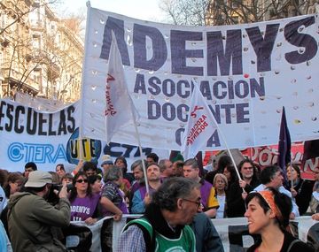Los docentes porteños advirtieron que podrían parar el primer día de clases