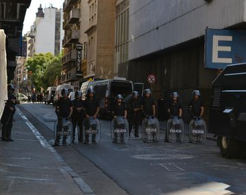 Tensión e incidentes en el Centro Cultural San Martín