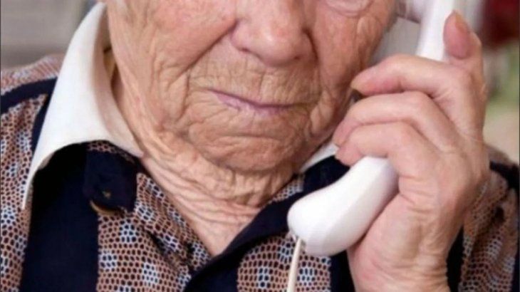 Engañaron con el cuento del tío a una mujer de 93 años y le robaron 4 millones de pesos