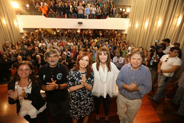 Cristina acortó su gira en Europa y no viaja a Londres