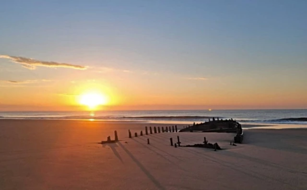 La playa súper tranquila para ir a ver amaneceres.