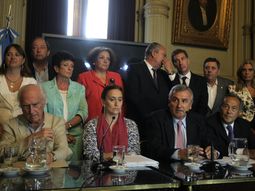 senado: la oposicion no debatira en el recinto la reforma de inteligencia senado: la oposicion no debatira en el recinto la reforma de inteligencia