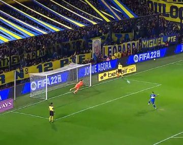 A la tribuna: el increíble penal de Darío Benedetto en la eliminación de Boca