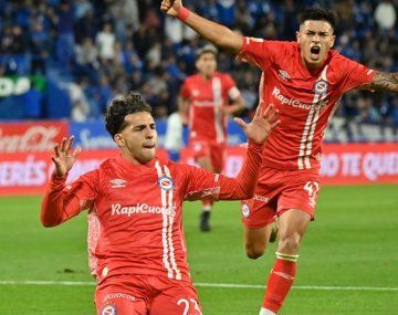 Argentinos venció a Vélez y se metió en los cuartos de final del Clausura