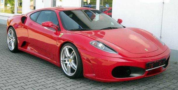 Ordenan la venta anticipada de una Ferrari perteneciente a un clan narco