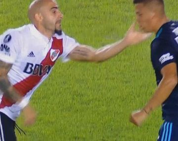 Javier Pinola se volvió viral por esta acción