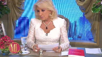 La diva se emocionó al recordar a su madre La diva se emocionó al recordar a su madre