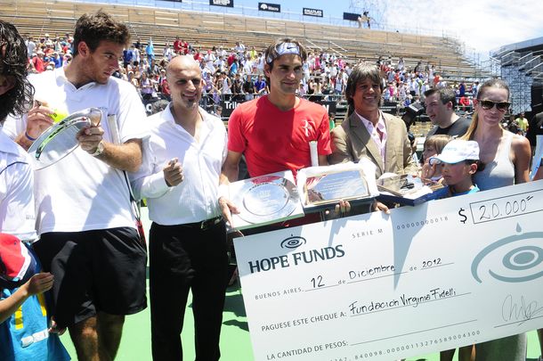 Federer y Del Potro brindaron una clínica de tenis para los niños