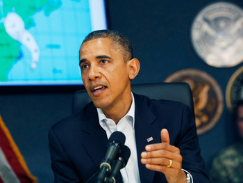 Obama insta a tomarse muy en serio al huracán Sandy