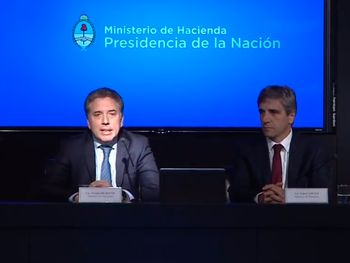 Diputados de la oposición piden interpelar a Dujovne y a Caputo por la crisis económica