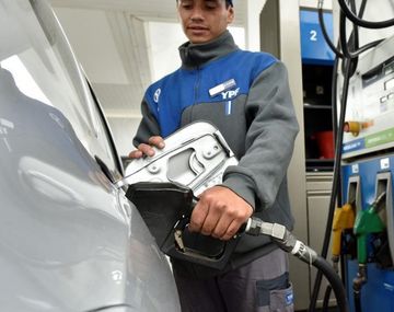 La nafta vuelve a aumentar desde hoy será al menos un 2