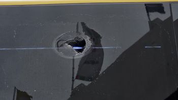 conmebol abrio un expediente tras el grave ataque de hinchas de u. de chile al micro de lanus conmebol abrio un expediente tras el grave ataque de hinchas de u. de chile al micro de lanus