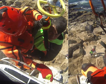 VIDEO: El impresionante rescate de dos kayakistas perdidos en el mar de Chubut