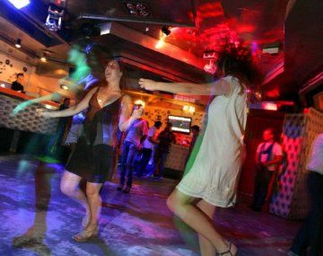 Berlín volverá a abrir sus discotecas para vacunados y curados del coronavirus