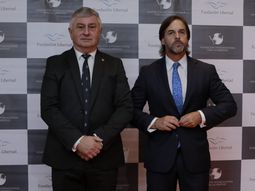 El presidente de la República, Luis Lacalle Pou, y el presidente de Fundación Libertad, Gerardo Bongiovanni. El presidente de la República, Luis Lacalle Pou, y el presidente de Fundación Libertad, Gerardo Bongiovanni.