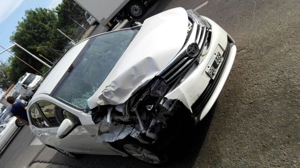 Así quedó uno de los autos involucrados en el choque
