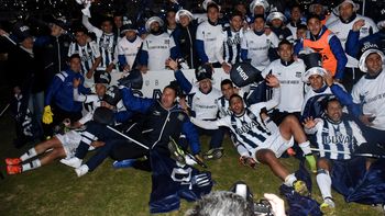 las fotos del festejo de la t por el ascenso a primera las fotos del festejo de la t por el ascenso a primera
