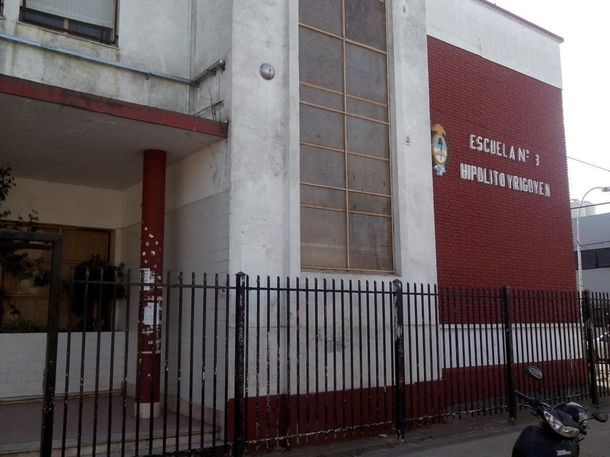 Un nene no quería ir al colegio y su madre lo hirió con un cuchillo