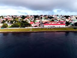 La compra de pasajes a las Islas Malvinas no estará alcanzada por el impuesto PAIS