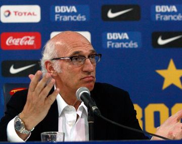 Asumió Bianchi y confirmó que hablará con Riquelme