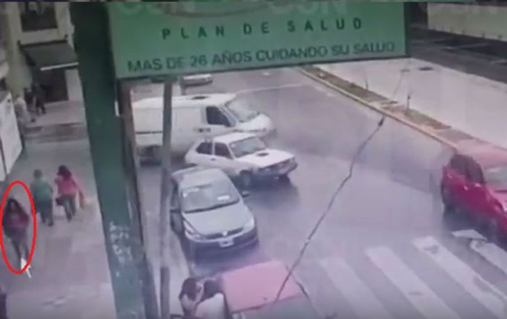 Un video muestra a Camila en la terminar de Bernal