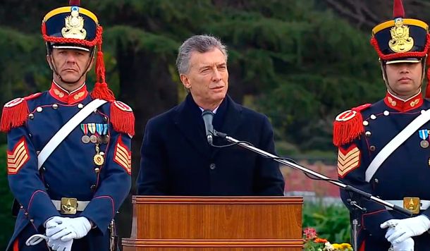 Mientras el país está parado, habló Macri en el Día del Ejército: Queremos una Argentina cada vez más segura