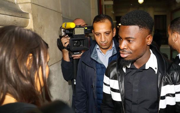 La policía no dejó ingresar a Serge Aurier al Reino Unido
